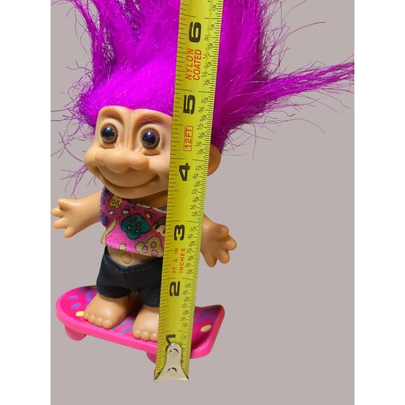 Russ Troll Doll On Skateboard With Pink Hair & Patterned Shirt - Picture 10 of 10